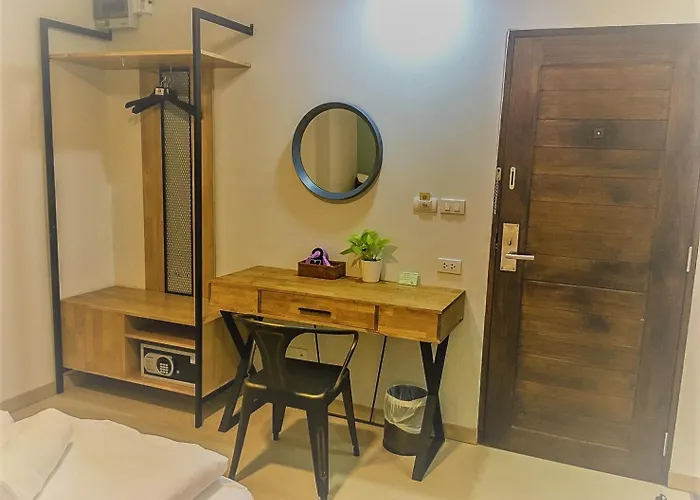 Saran Poshtel מלון 3*