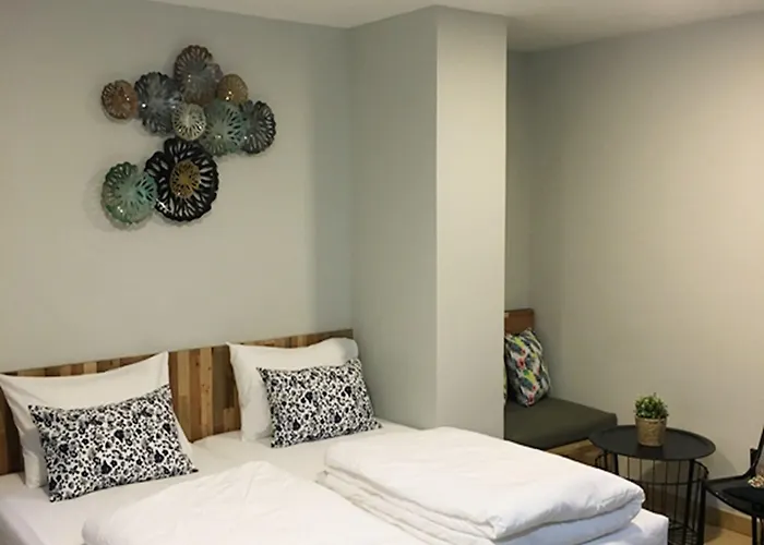 Saran Poshtel מלון 3*