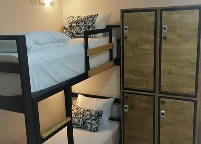 Saran Poshtel 호텔 3*