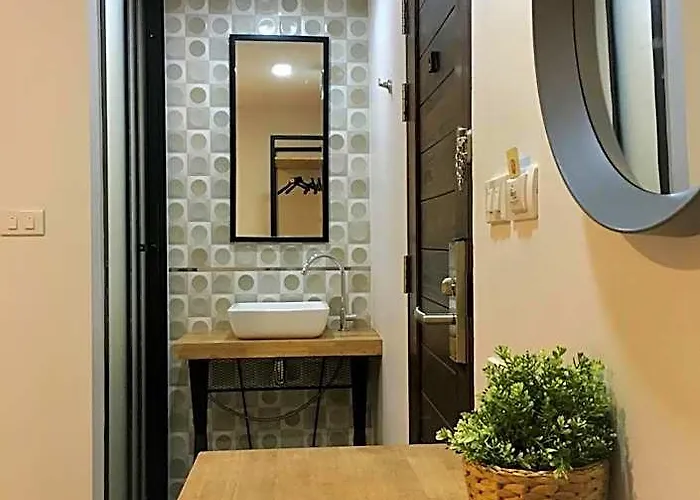 Saran Poshtel 3*