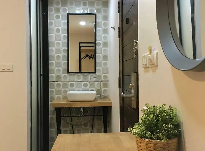 Saran Poshtel 3*